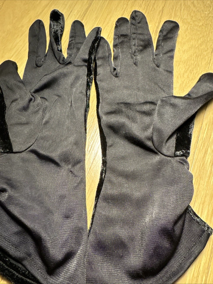Guantes negros de terciopelo Fownes vintage talla 6 pedrería seda rayón nailon Foto 4 de 4