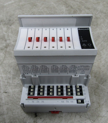  HONEYWELL XFR824A BINARY INPUT MODULE W/ XS824-25 BASE