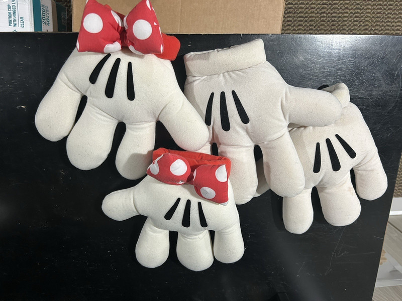 Disneyland Resort Minnie Mouse Glove Plush Hand Pillow Set - Disney