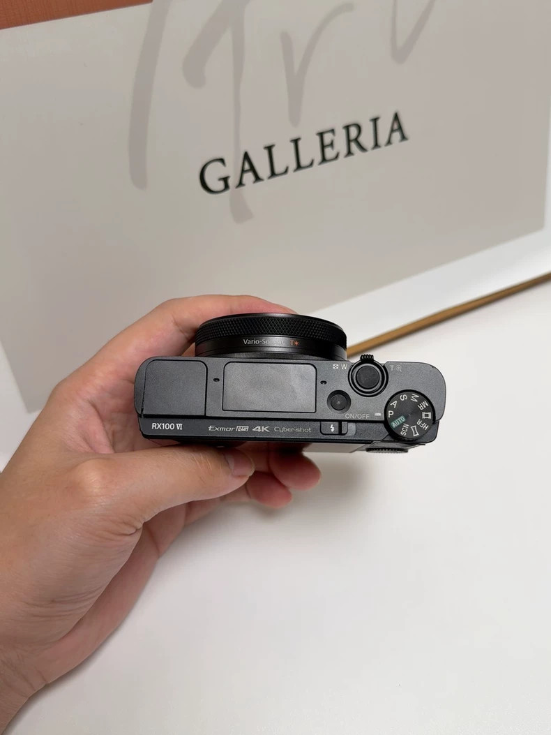 SONY Cyber-Shot Dsc-Rx100M6 20.1 MP Compact Digital Camera