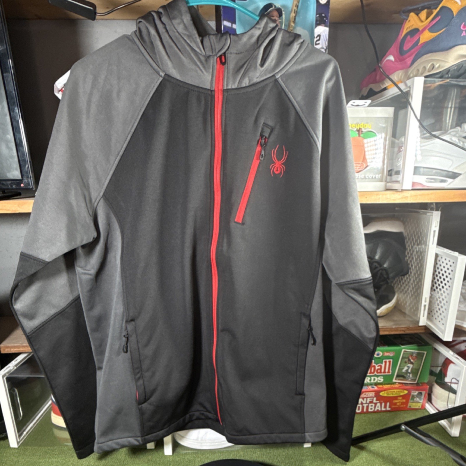 Black Men's Size M Zippered Pockets