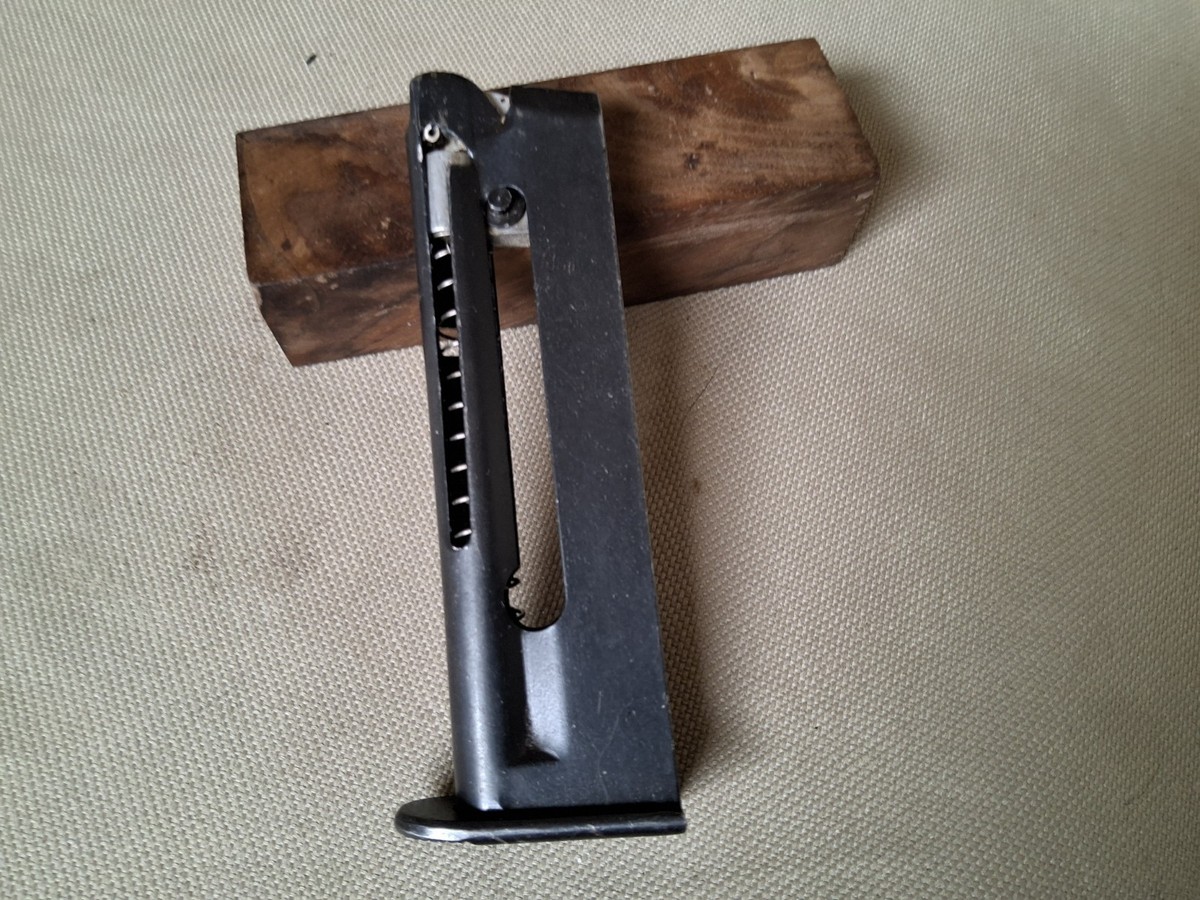 Original Llama XV Especial 22Lr pistol magazine 8rd wide base CA