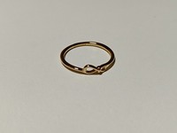 Pandora Unendlichkeitsknoten Ring 14 Karat Vergoldung (168898C00-60)