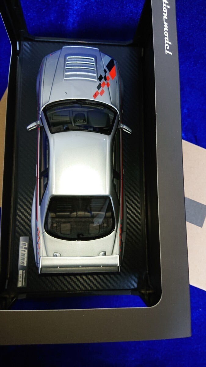 1/18 Nissan Skyline Gt-R R34 Nismo R-Tune Silver Ignition 1/18 Nissan Skyline Gt-R R34 Nismo R-Tune Silver Ignition