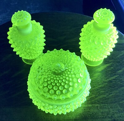 フェントン　ホブネイル 香水瓶 VINTAGE FENTON ART GLASS YELLOW TOPAZ HOBNAIL POWDER JAR AND