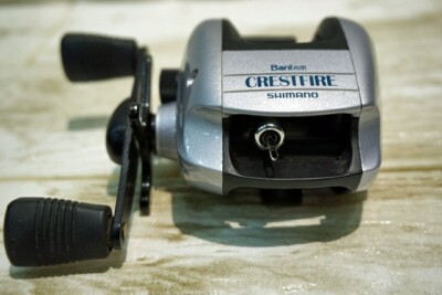 シマノ　バンタム　クレストファイヤーSHIMANOBantamCRESTFIRE Shimano Bantam CrestFire CR-200A Level-wind RH bait-cast