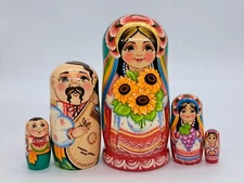 Ukrainian family nesting dolls Matryoshka 7" tall 5 in 1 Made in Ukraine Set 5