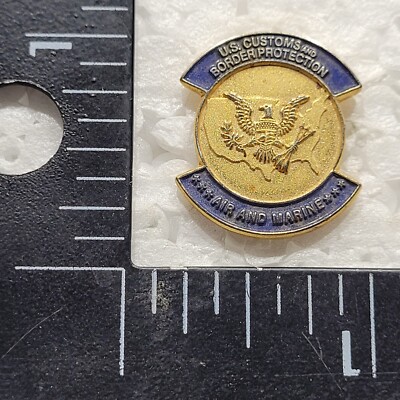 US CUSTOMS BORDER PROTECTION HAT LAPEL PIN PIN BACK USED (JJ397)