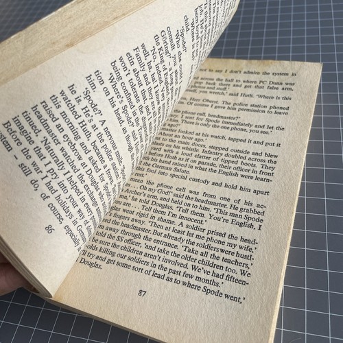 ORIGINAL RETRO Paperback Book Cafe Art 1978 SS-GB DEIGHTON War Military E2 - Picture 6 of 6