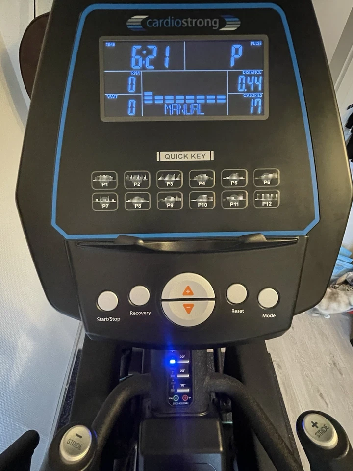 Cardiostrong Crosstrainer/Ellipsentrainer EX90 Plus, makellos - Bild 3 von 4