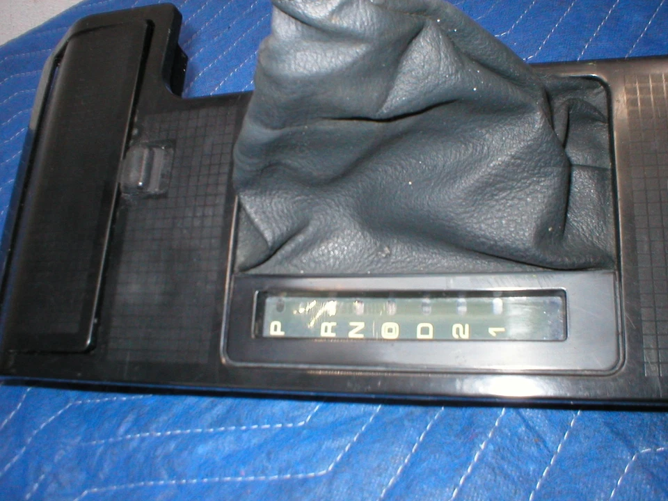 Firebird Trans Am Formula 1985-92 consola palanca de cambios cubierta automática 700R4 Foto 4 de 4