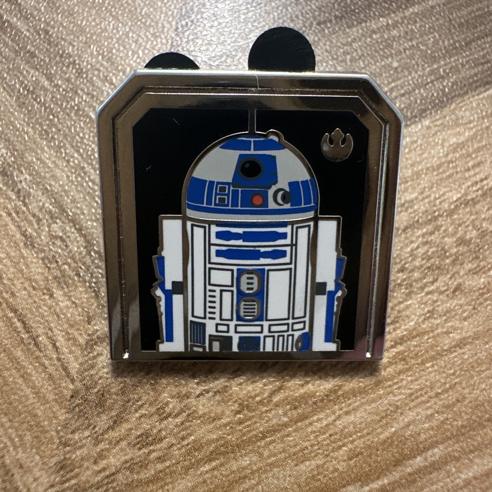2024 Hidden Mickey R2-D2 Walt Disney World Star Wars R2D2 R2 DROIDS Trading PIN