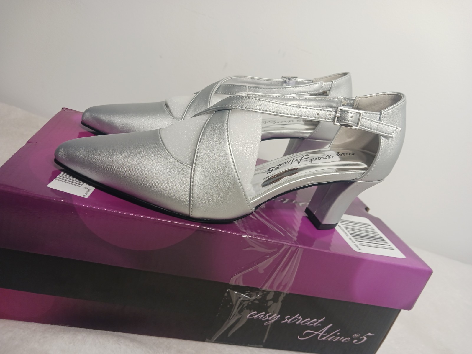 Easy Street Womens Silver Satin  Elegance  Silver Pumps Heels USA SIZE 5.5 M