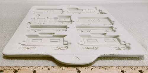1998 The Pampered Chef Hometown Choo Choo Train Sugar Cookie Stoneware Mold - Picture 2 of 5
