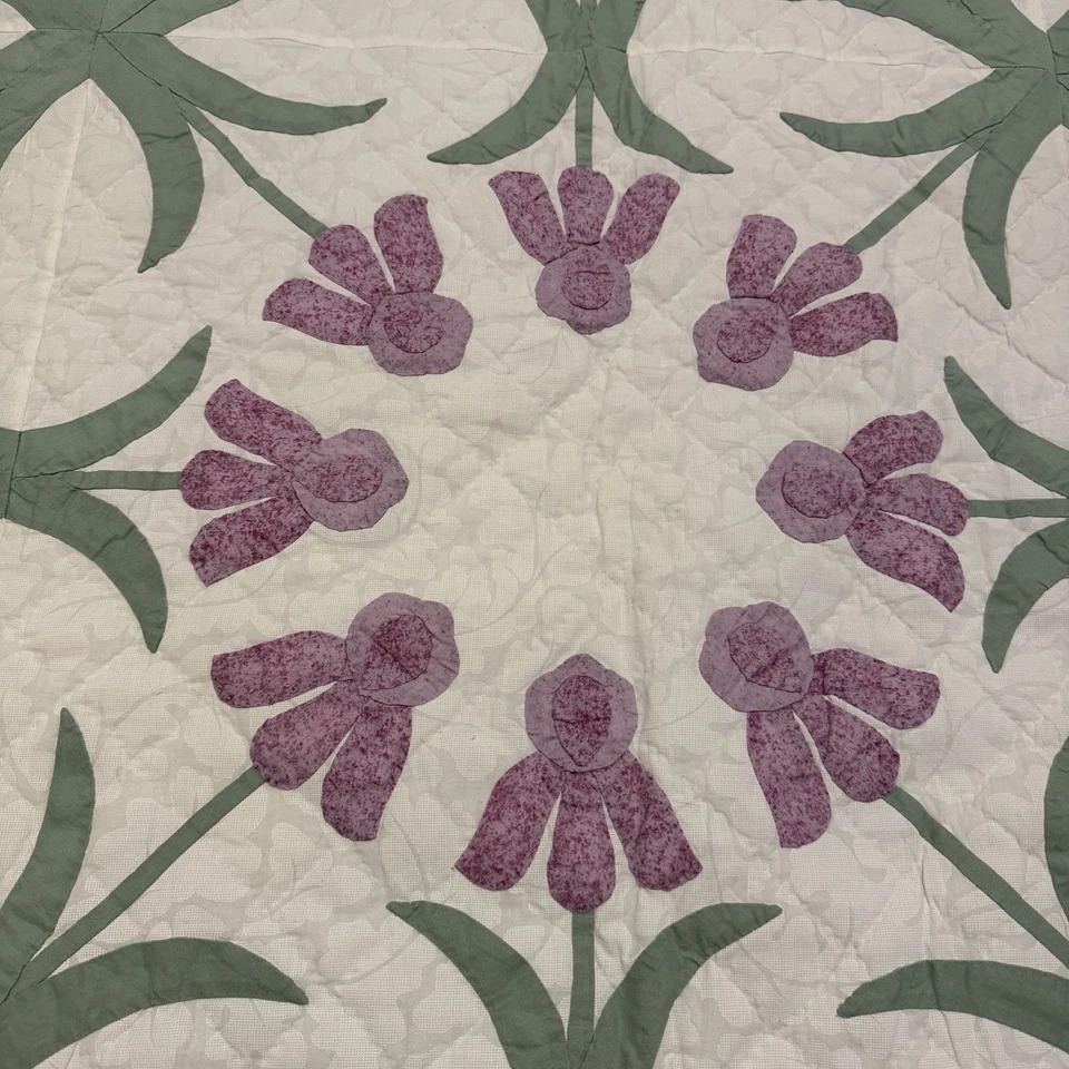 Donna Sharp Queen Quilt & Shams White & Purple Iris Pattern SO BEAUTIFUL - Image 3 of 4