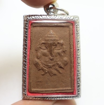 LORD GANESHA & HERMIT PORGAE BLESSED 1940s PENDANT HINDU GOD OF SUCCESS LOCKET