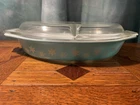 PYREX 1.5-Qt Divided Oval Casserole Blue Snowflake Glass w/ Lid Handles Vintage
