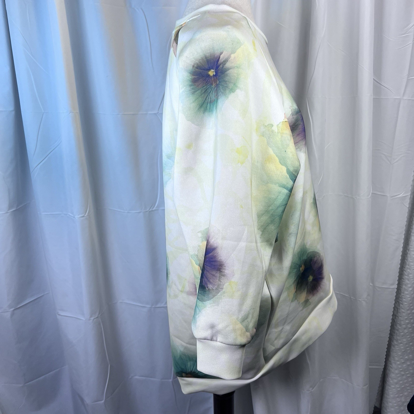 ZARA BASIC OVERSIZED FLORAL PRINTED SWEATSHIRT US… - image 7