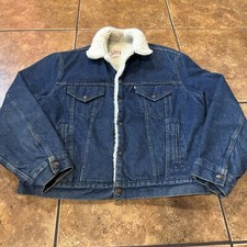 VTG Levi  s Dark Indigo Sherpa Lined Denim Trucker Jacket Blue 44 Made USA Levi  s