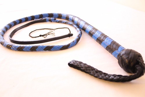 GENUINE LEATHER 4 FT, 8 PLAITED QUALITY BULLWHIP/Snake Whip, BLUE & BLACK Whip - Picture 4 of 9
