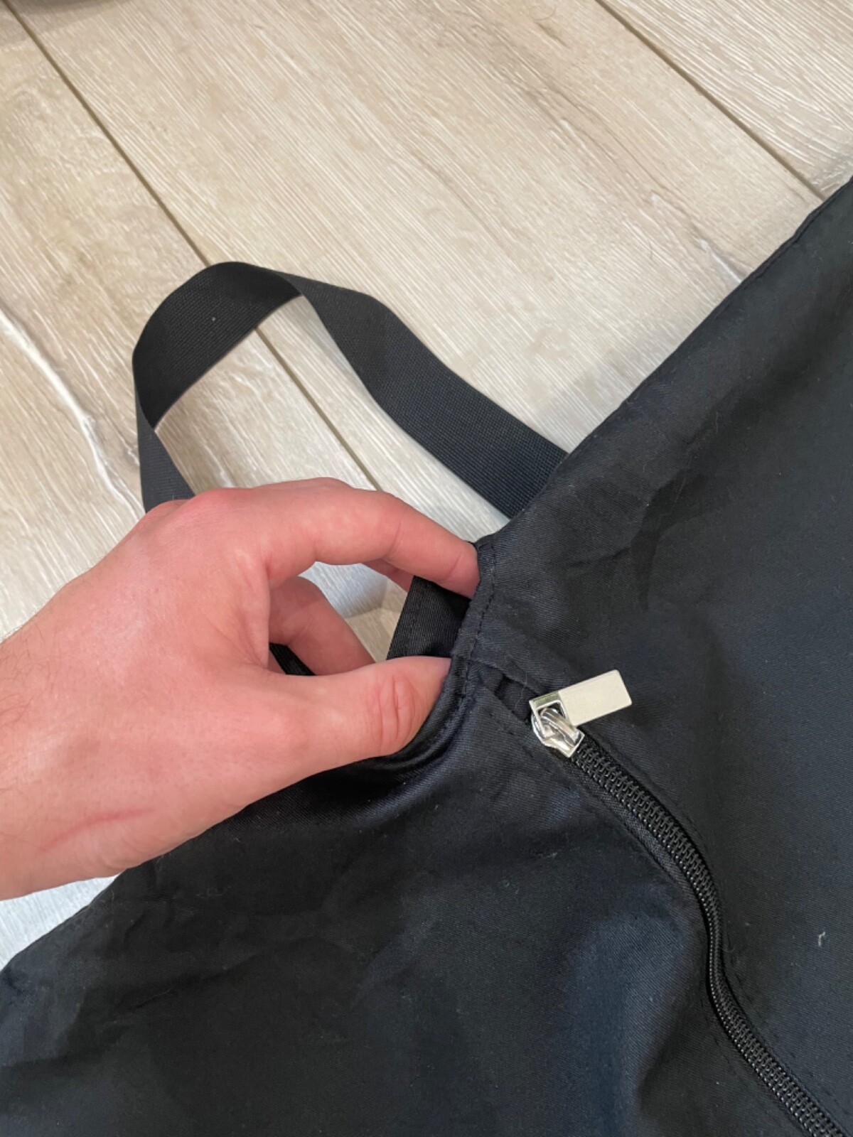 NUOVO Saint Laurent (YSL) Borsa per indumenti pieghevole in tessuto di cotone nero