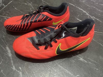 nike t90 football boots