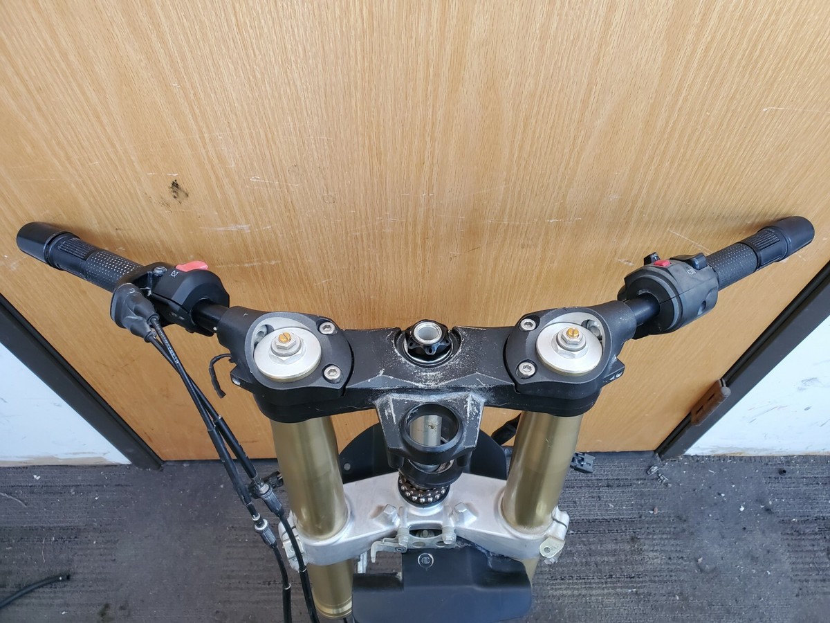 06-11 KAWASAKI NINJA ZX14 ZZR1400 FRONT END FORKS TREES AXLE