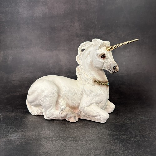 Windstone Editions White Unicorn Mother Pena 1990 Blue Crystal 9”