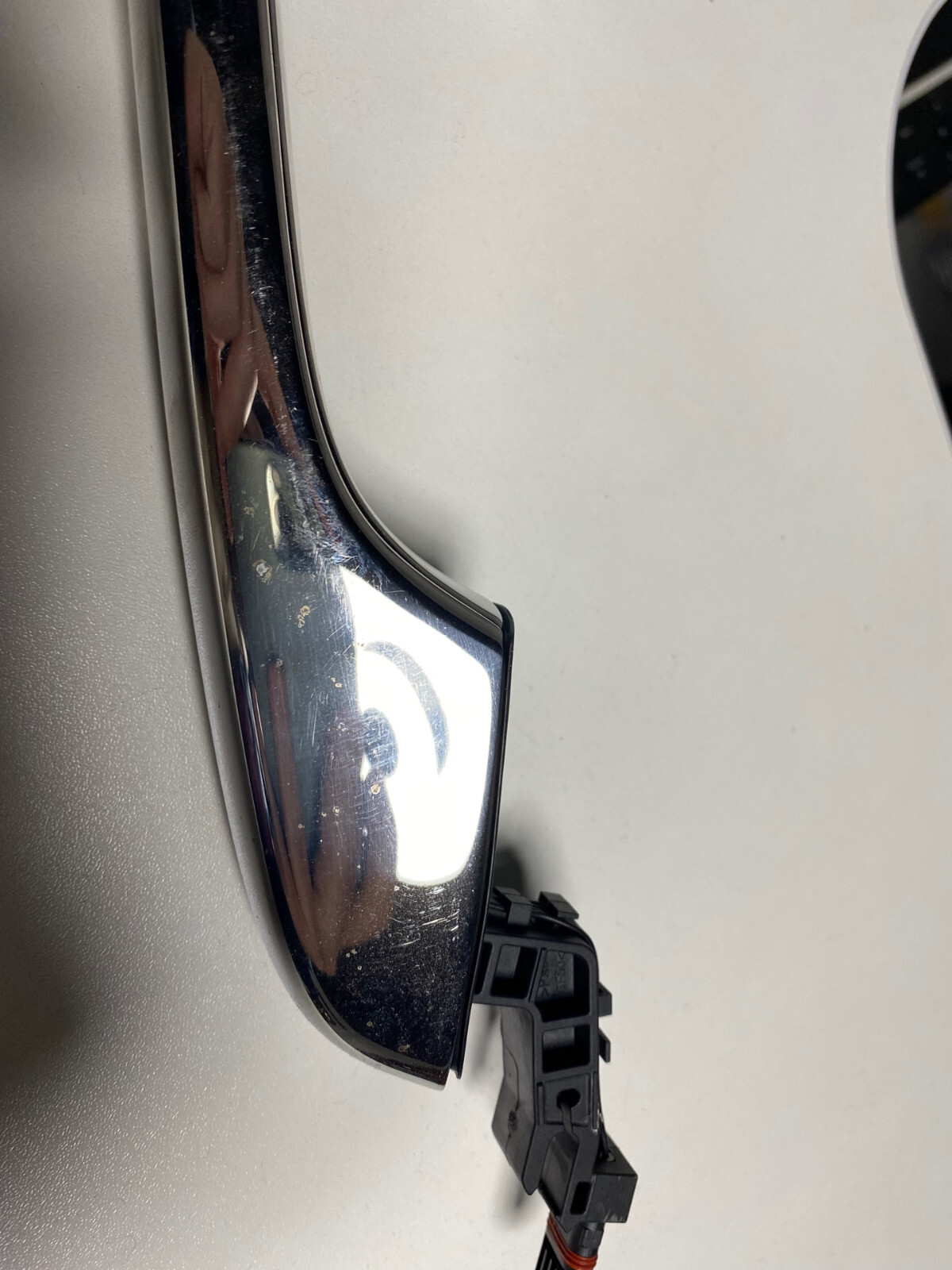 51217398257 - Rolls Royce Cullinan Ghost Phantom door bracket 