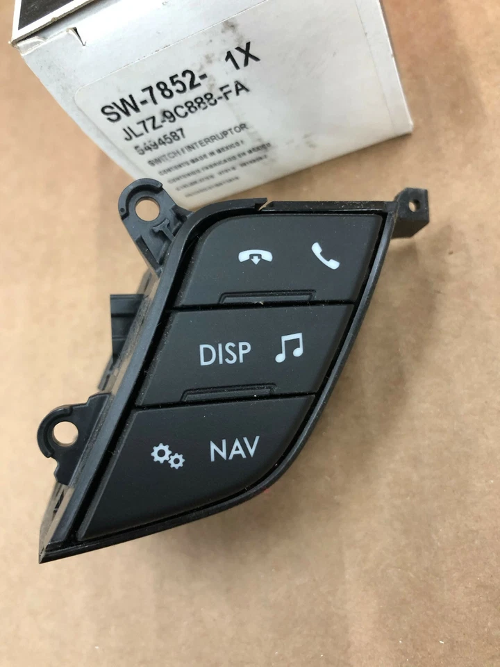 MOTORCRAFT SW-7852 VOICE CONTROL SWITCH FOR 18-20 LINCOLN NAVIGATOR JL7Z9C888FA - Image 2 of 4
