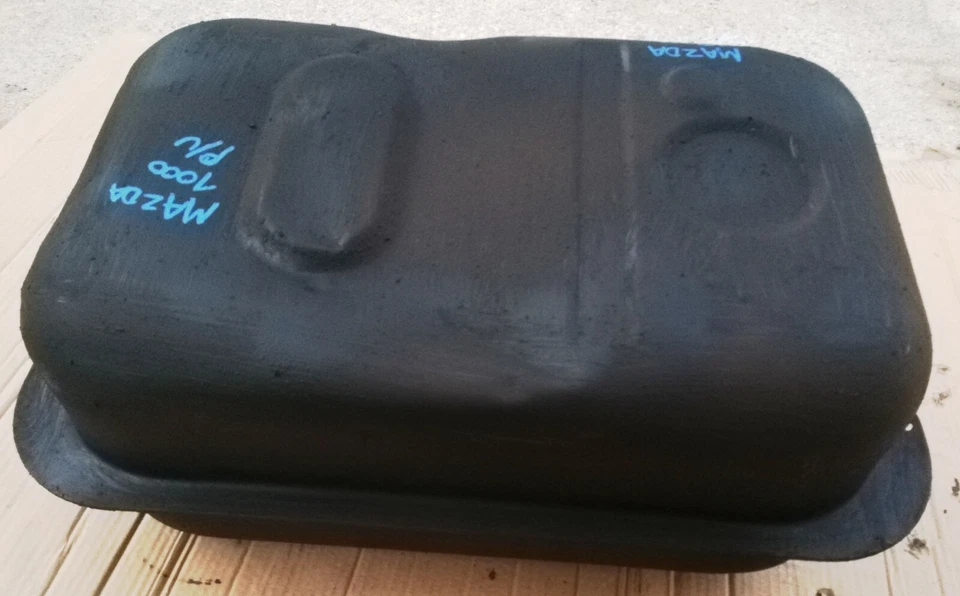 Mazda BTA65P PICK UP B1000 B1200 1961 74 modelo tanque de combustible usado Foto 4 de 4