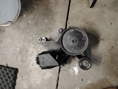 2003 Dodge Durango Power Steering Pump Reservoir And Idler And Aluminum Bracket - Picture 1 of 19
