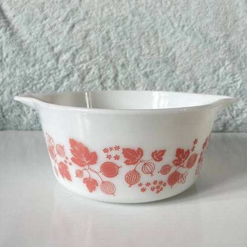 Pyrex Pink Gooseberry Vintage 472 1 1/2 pt Round Casserole Dish No Lid