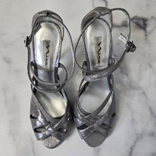 Nina Strappy Sandals Womens 8 Silver Metallic Dress Heels Peep Toe Formal Party