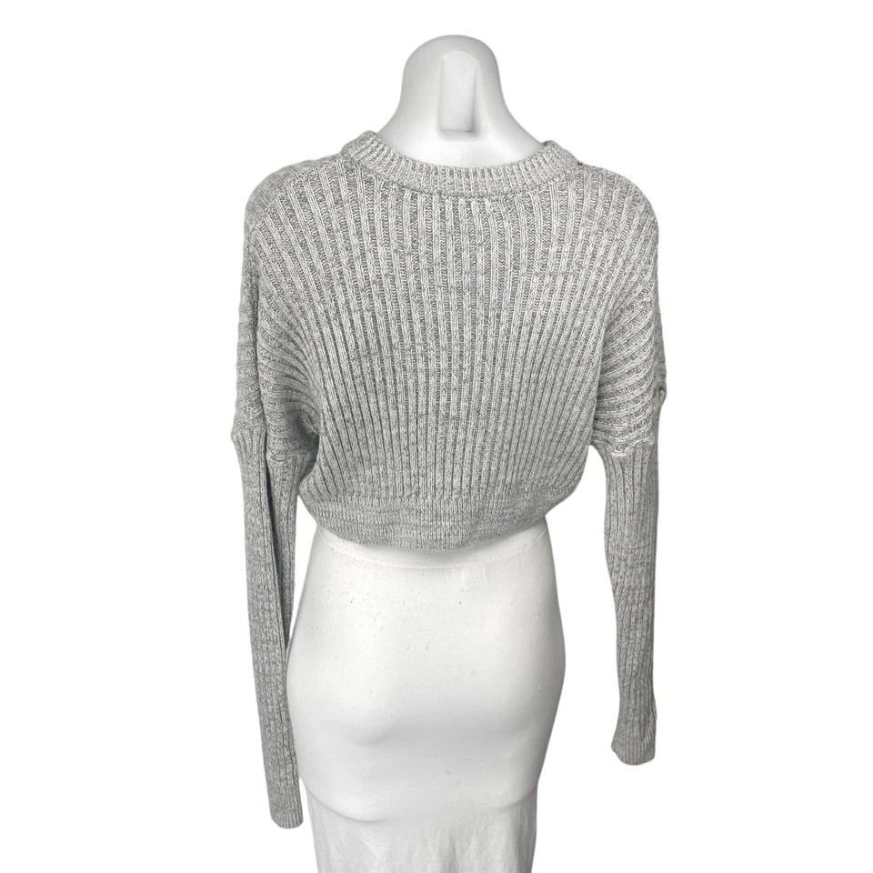 Suéter Top Urban Outfitters Gris Manga Larga Acanalado Tejido Crew Recortado Talla XS Foto 2 de 4
