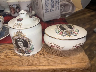 Vintage Royal Worcester Palissy Queen Elizabeth11 Lidded Trinket Box England