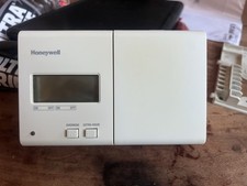 Honeywell ST6100A1001 24 Hour Electronic Timeswitch