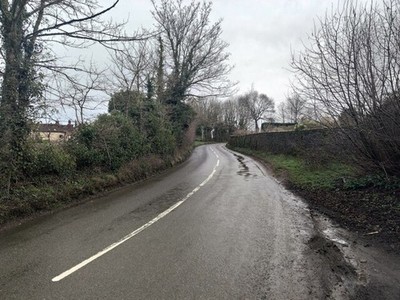 Photo A3 Windy road to Upper Eashing village Godalming  c2021
