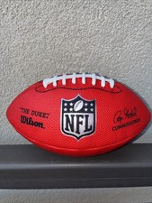 Wilson NFL The Duke Roger Goodell WTF1631 Red Mini 8" Replika gry Piłka nożna
