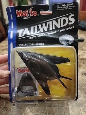 Lockheed F-117A Nighthawk Stealth Fighter with Stand Maisto Tailwinds Series VI