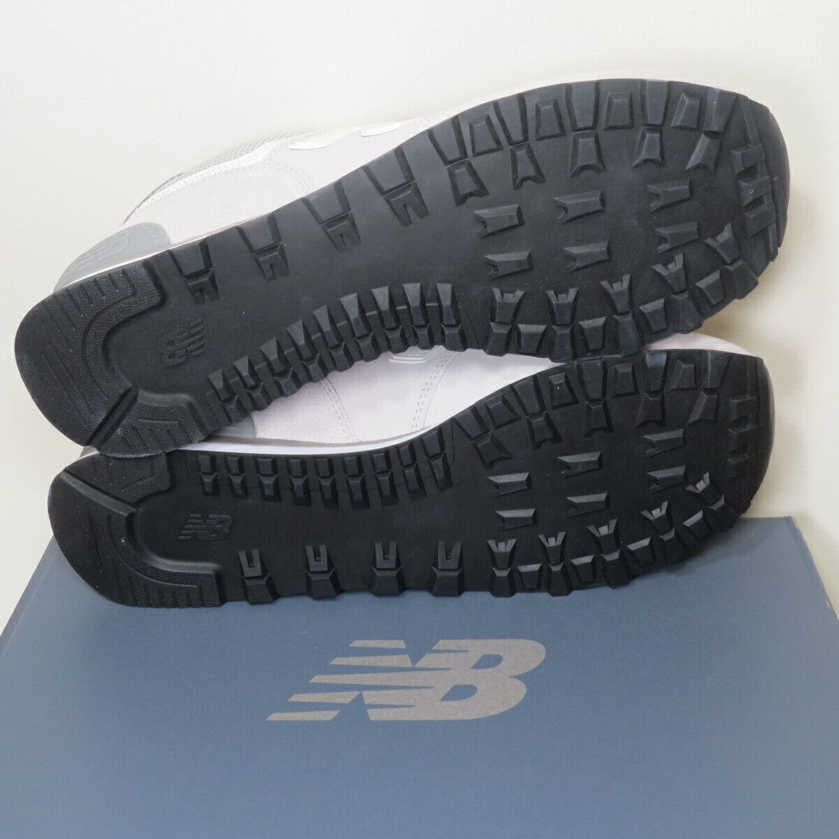 New Balance 574 Classic Rain Cloud White Sneakers ML574RC2 Mens Size 9.5 NEW