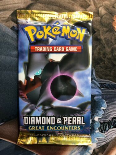 Pokemon TCG: 4 boosters - 40 Cartes au Total, Value Pack Comprend 4  blisters de Cartes aléatoires