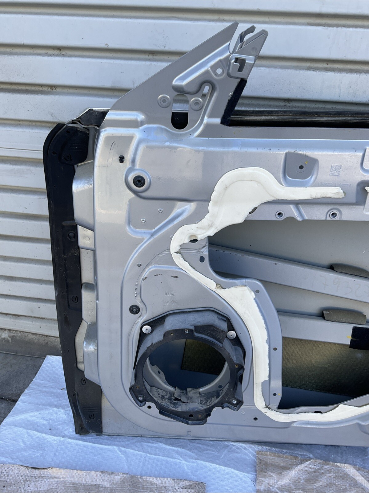 14-20 MASERATI QUATTROPORTE FRONT RIGHT DOOR SHELL OEM SILVER 817/B