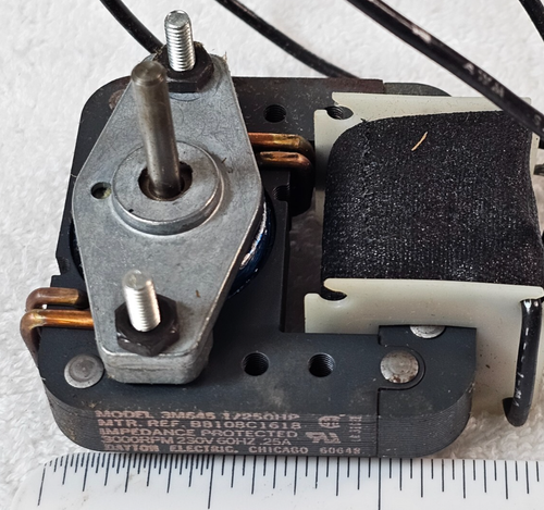 Dayton 3M645 Shaded-Pole Motor 1/250 HP 3000 RPM 230 V NOS USA (B8108C1618)