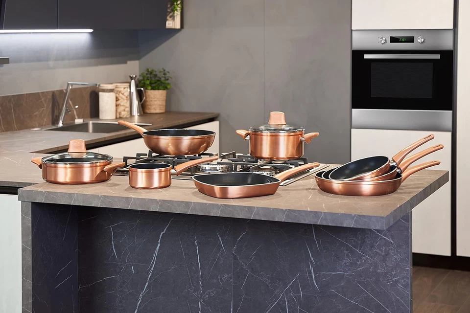 Ramata Padella Antiaderente in Alluminio Ø 28 Cm Con Esterno Effetto Rame, Pento - Immagine 3 di 4