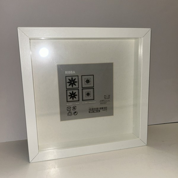 Nuevo marco de fotos vintage 2004 Ikea Ribba Shadow Box blanco 14 cm x 14 cm. tamaño raro