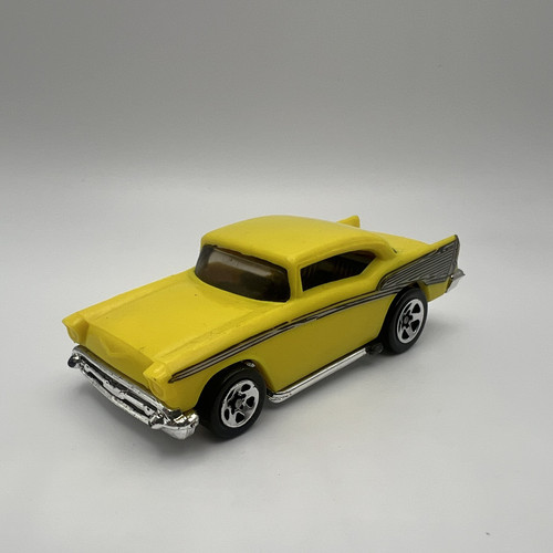 HOT WHEELS YELLOW '57 CHEVY (PLASTIC BODY) MINT LOOSE
