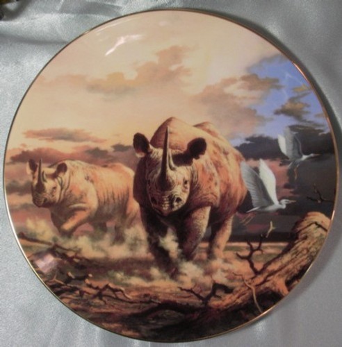 ROYAL DOULTON PRE YR 2000 UNDER AFRICAN SKIES READY TO CHARGE L/ED MM44175