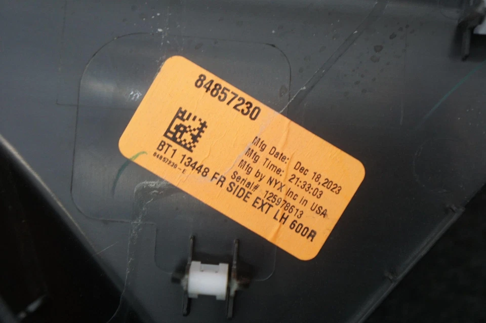 Set 2 Front Left Right Center Console Side Panel 84857230 Gmc Hummer Ev 2022-25 - Image 4 of 4