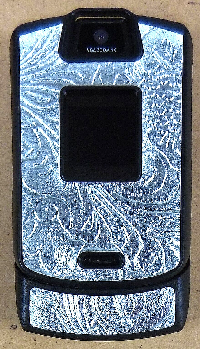 レア！海外版 MOTOROLA モトローラ RAZR V3 SIMフリー 黒 Motorola RAZR V3 Black 2G Single Sim 5.5MB MQ4-4411G22